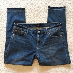 Gap mid rise skinny cropped jeans w/raw hem